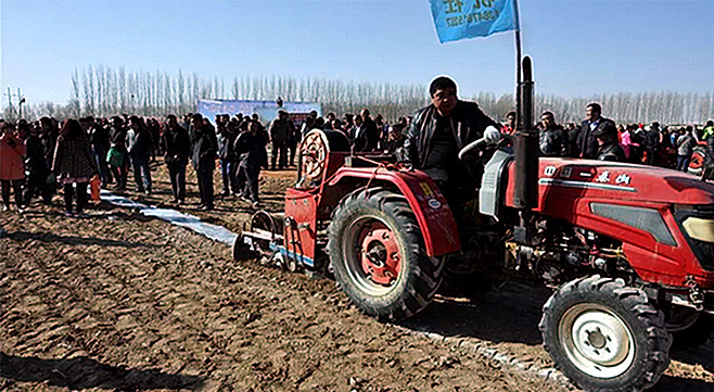 6新聞-06李華清助力三瑞農(nóng)科新形象_03 6新聞-06李華清助力三瑞農(nóng)科新形象_03