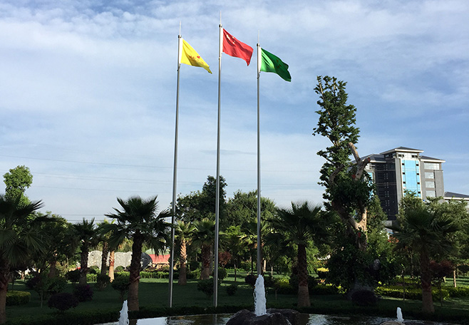 6新聞-14中國(guó)民營(yíng)醫(yī)藥連鎖老大鴻翔一心堂牽手李華清重塑品牌新形象_03