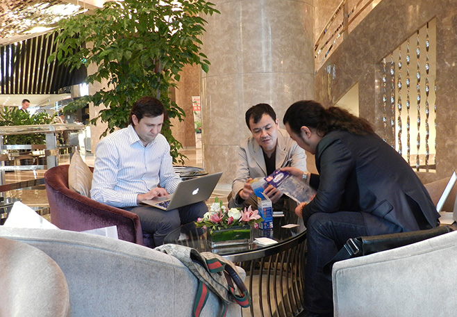 6新聞-17李華清設(shè)計(jì)總裁與新加坡負(fù)責(zé)人會見俄羅斯羅塞爾公司_10